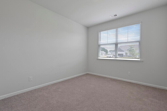 Building Photo - 217 Wedge Cir