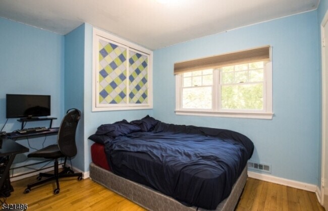 Building Photo - 4 Rumson Rd