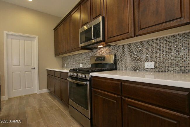 Building Photo - 16931 W Holly St