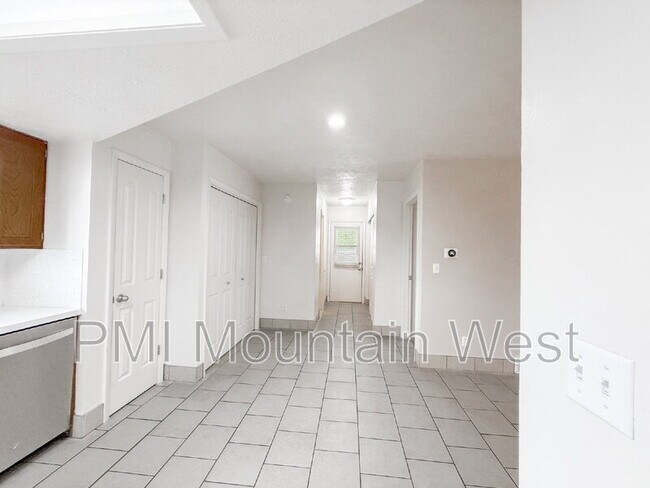 Building Photo - 142 N 200 W