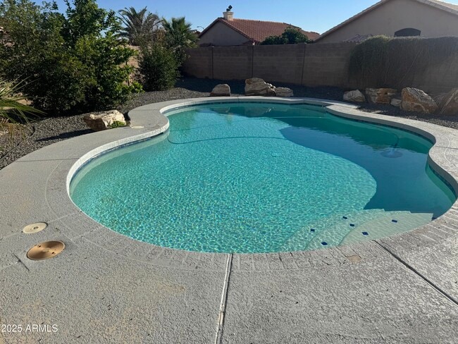 Building Photo - 5437 W Wahalla Ln