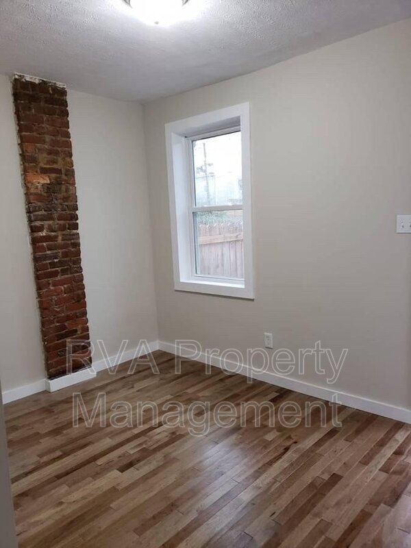 Building Photo - 600 N 32nd St