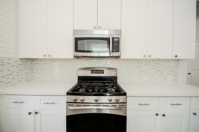 Building Photo - 10 Tealight Pl