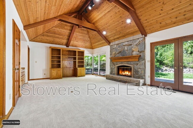 Building Photo - 618 Banister Ln