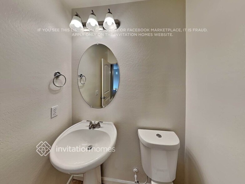 Building Photo - 1409 S Ponderosa Dr