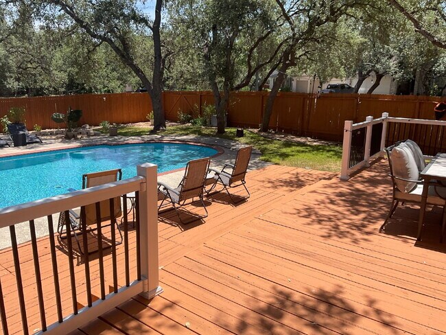 Building Photo - 4 Bedroom Oasis with Pool, Close to Milita...
