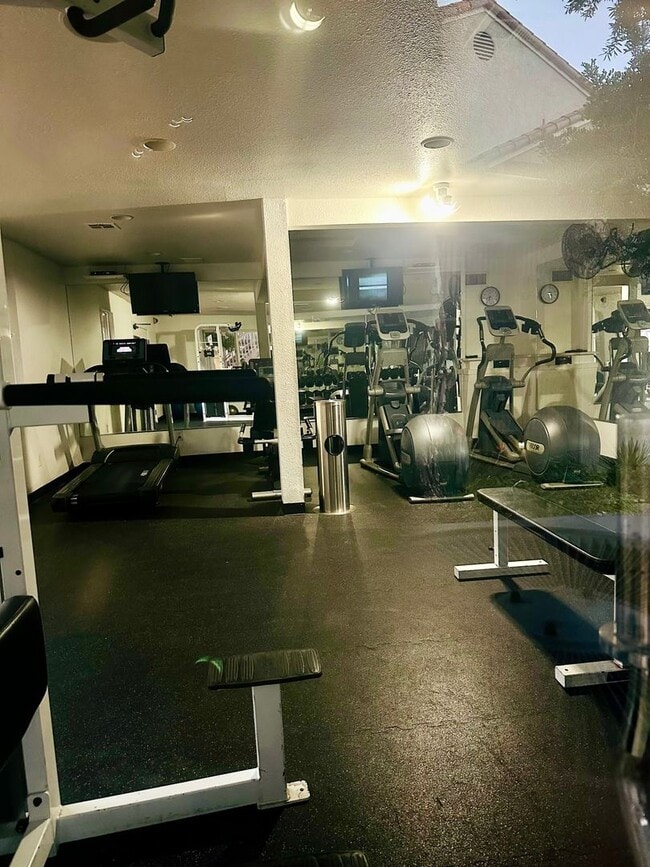 Building Photo - For rent I! Beautiful  2 Bed, 2 Bath Condo-Complex at La Costa