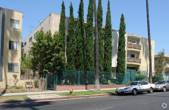 Building Photo - 3139 - 957 Menlo Ave.
