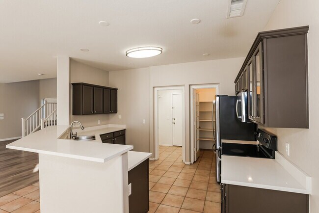 Building Photo - 13045 W Columbine Dr