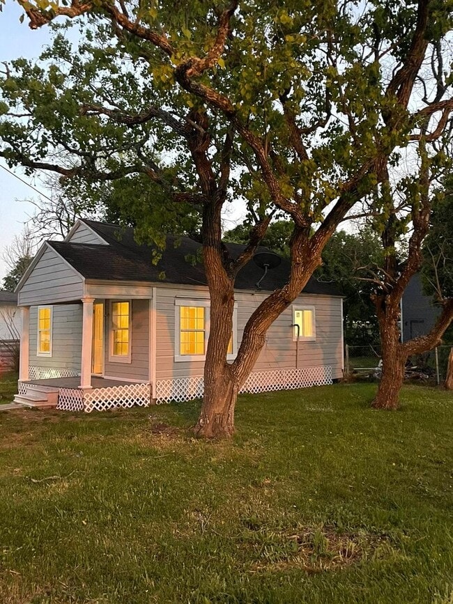 Primary Photo - Your dream home awaits!