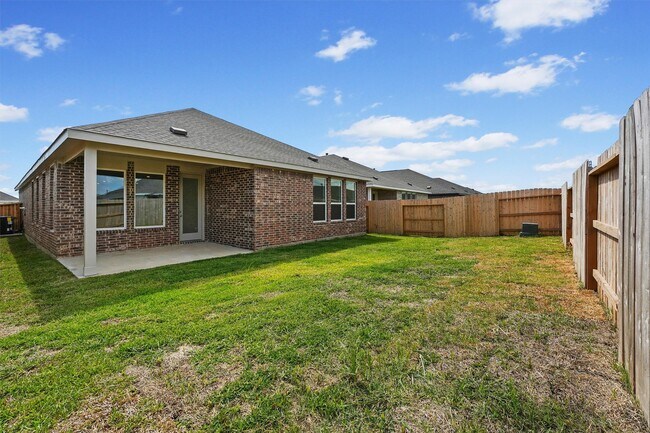 Building Photo - 26830 Nightingale Songs Dr
