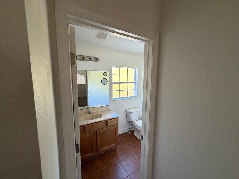 Building Photo - 14531 Cotswolds Dr