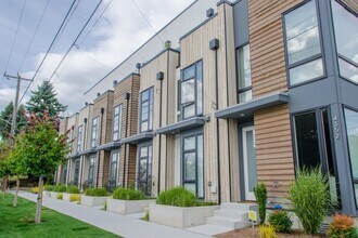 Building Photo - 2Bd/2Ba Seattle Townhouse