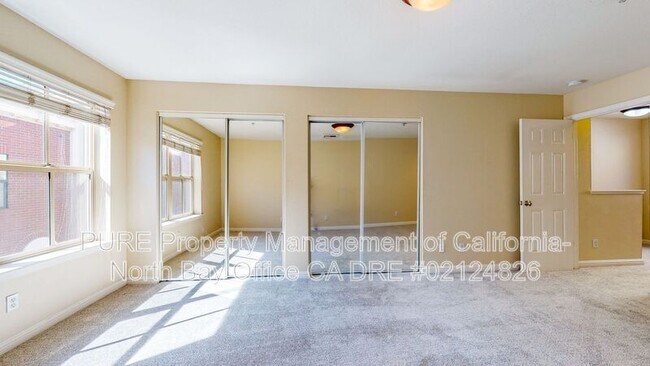 Building Photo - 110 5th St