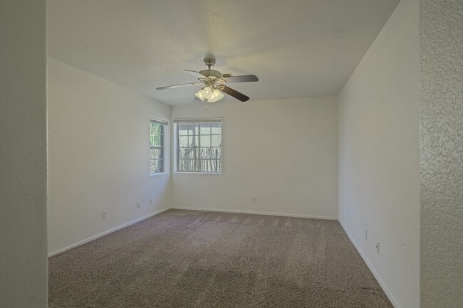 Building Photo - Beautiful Home on Green Belt in Palo Verde Meadows