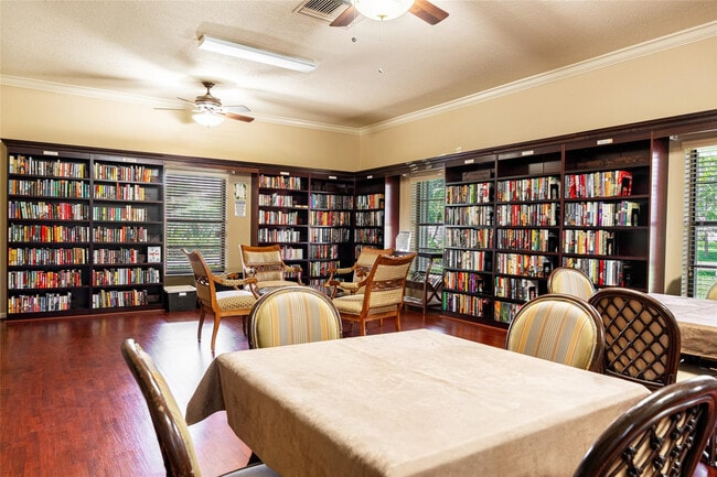 Building Photo - 9870 Pecan Tree Dr