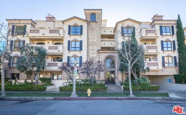 Building Photo - 12026 Hoffman St