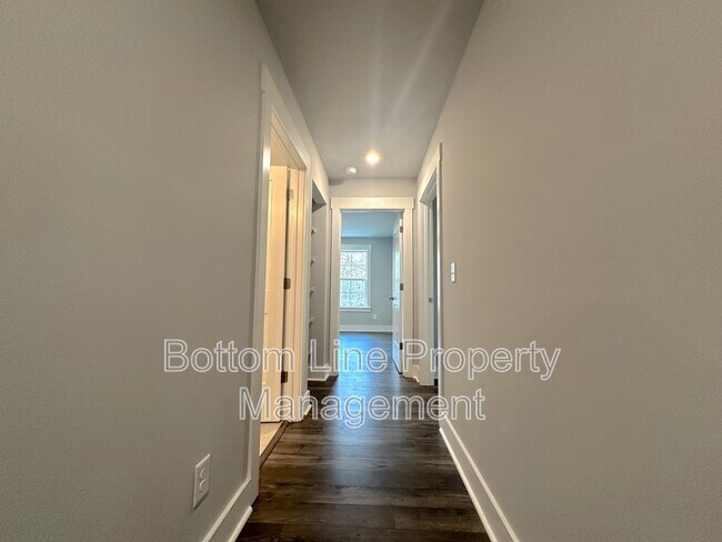 Building Photo - 3814 Starmount Ave