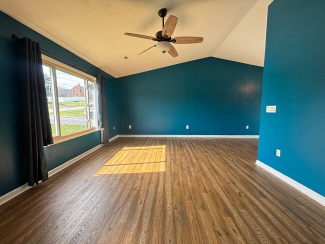 Building Photo - 3615 Ellen Dr