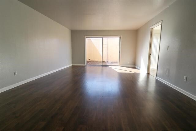 Building Photo - 5725 Townhouse Ln