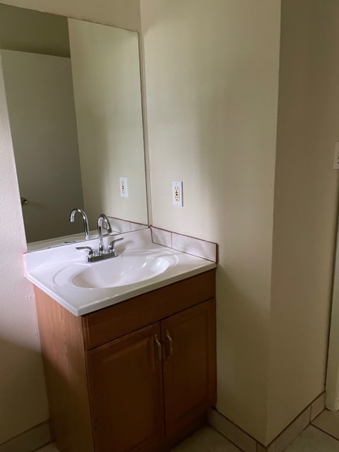 Building Photo - 500 Pee Jay Cv