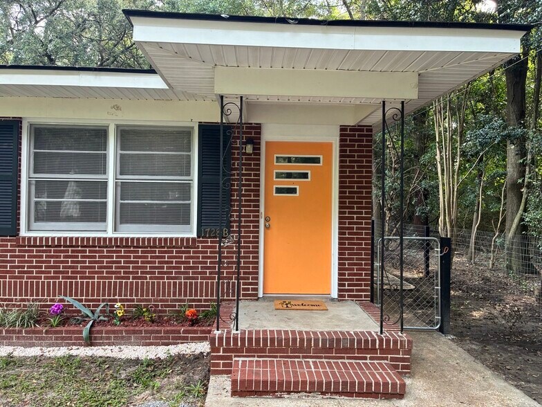 Building Photo - 1728 E Avalon Cir
