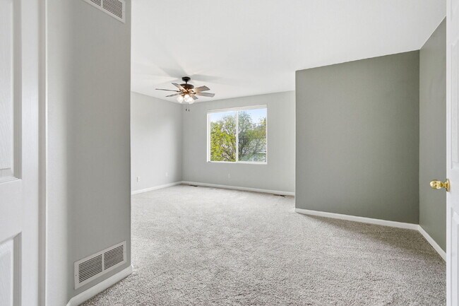Building Photo - Welcome to this well-maintained 4-bedroom home in the heart of Thornton!