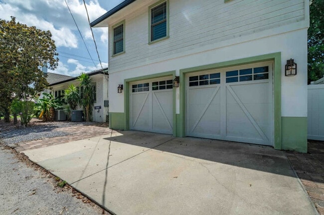 Building Photo - 20 Riberia St