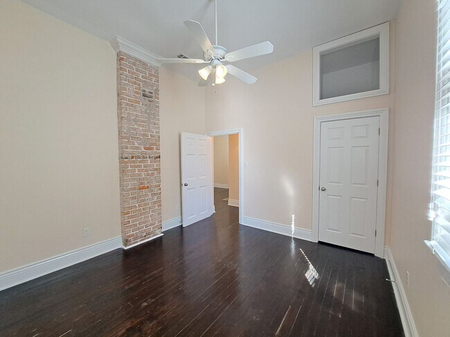 Building Photo - 3216-18 Bienville