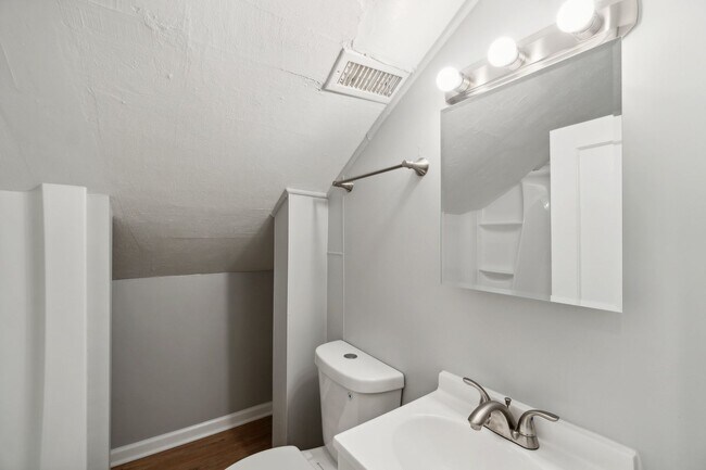 Building Photo - Charming Updated 4BR/2BA Cape Cod in Twinbrook- Rockville
