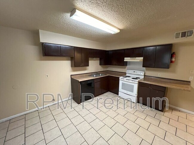 Building Photo - 10769 Alco Ave