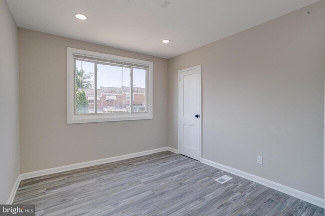 Building Photo - 4100 Colborne Rd