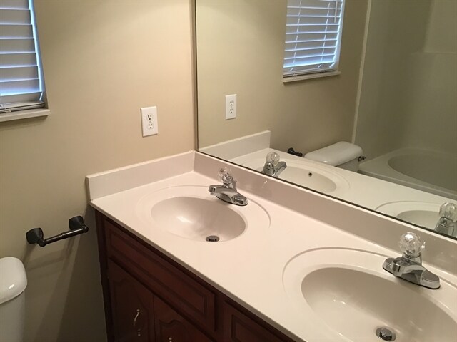 Building Photo - 3494 Sandpiper Dr