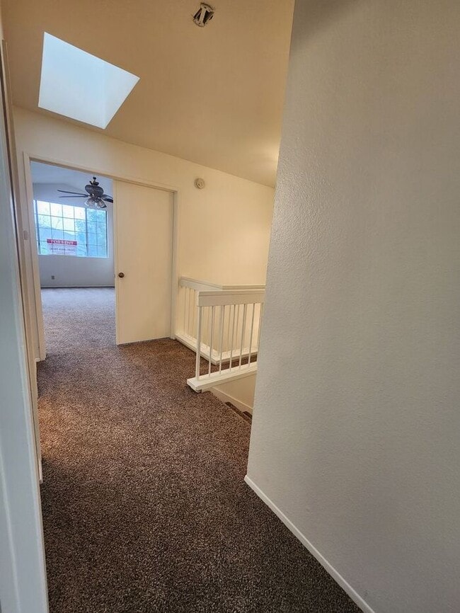 Building Photo - $2000 Holiday Move In Spec! The Bluffs at Fox Run!!! 3BR/2.5BA Rarely Available