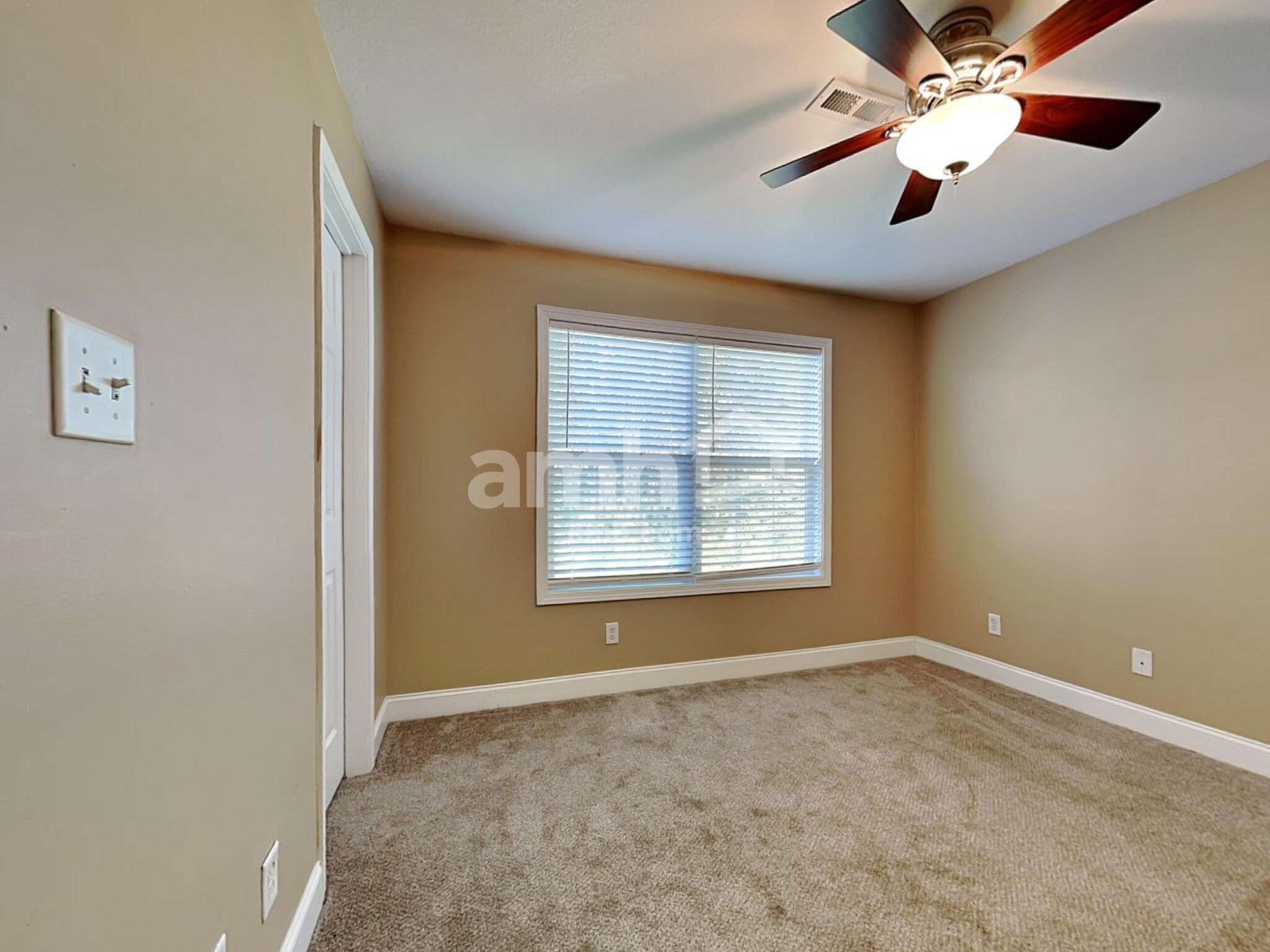 Building Photo - 7027 Legend Oaks Ln