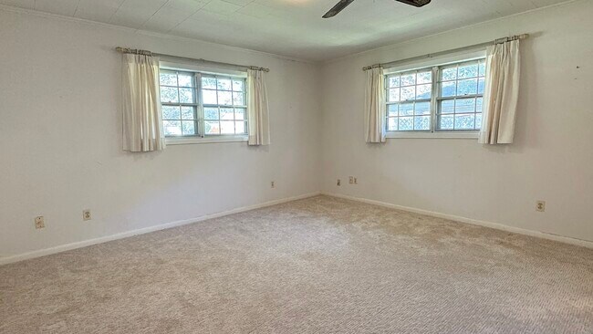 Building Photo - 500 Chickasaw Dr