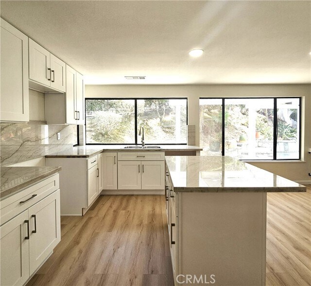 Building Photo - 289 S Solomon Dr