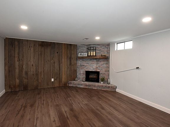 Building Photo - 2235 Wintergreen Loop S