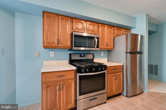 Building Photo - 7392 Elm Ct