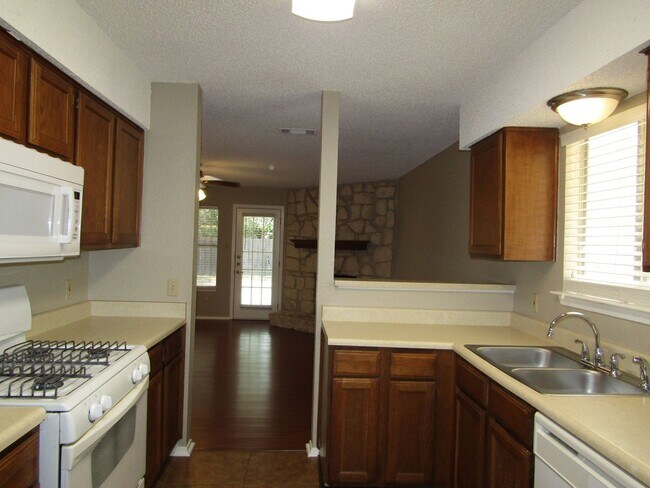 Building Photo - 7612 Islander Dr