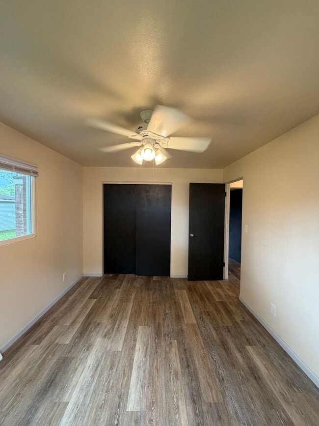 Building Photo - 3309 E Edgemere Dr