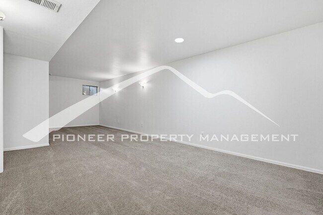 Building Photo - Beautiful Single Family Home Fenced in Yard and Central AC