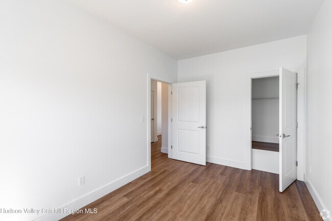 Building Photo - 24 Town Centre Rd