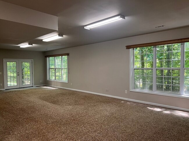 Building Photo - 2 BR with Basement Available NOW!
