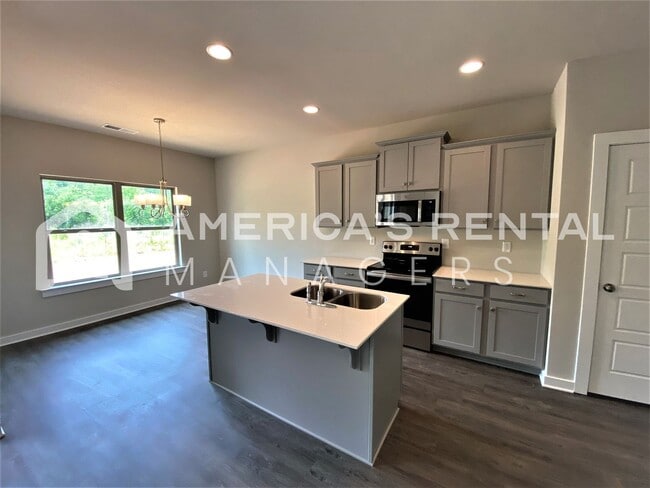 Building Photo - Home for Rent in the St James Subdivision in Pinson, AL!!! AVAILABLE NOW!!! DEPOSIT PENDING