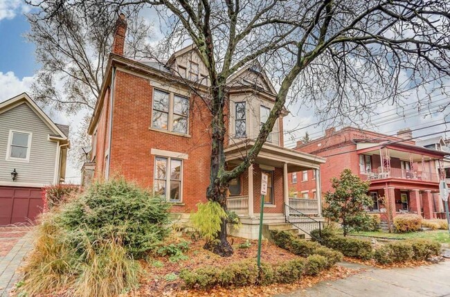 Building Photo - Stunning Short North Single Family House!