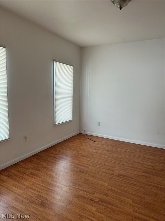 Building Photo - 1439 E 31st St