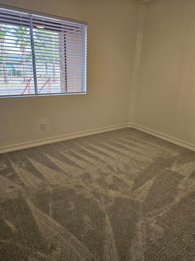 Building Photo - 1417 Plaza Merito