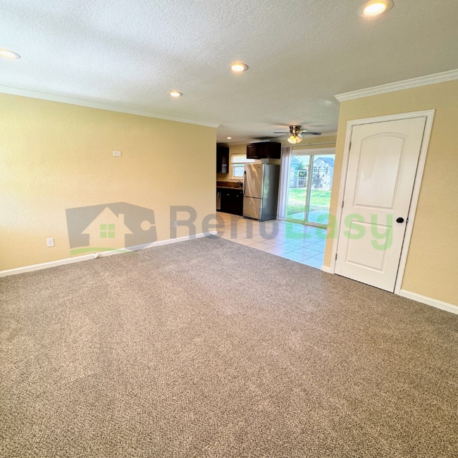 Building Photo - 949 Redwood Cir