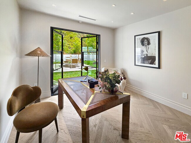 Building Photo - 2288 Coldwater Canyon Dr